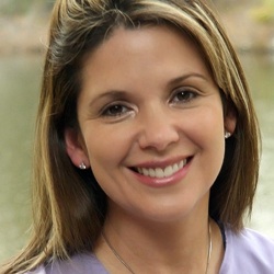 Elaine Martínez 